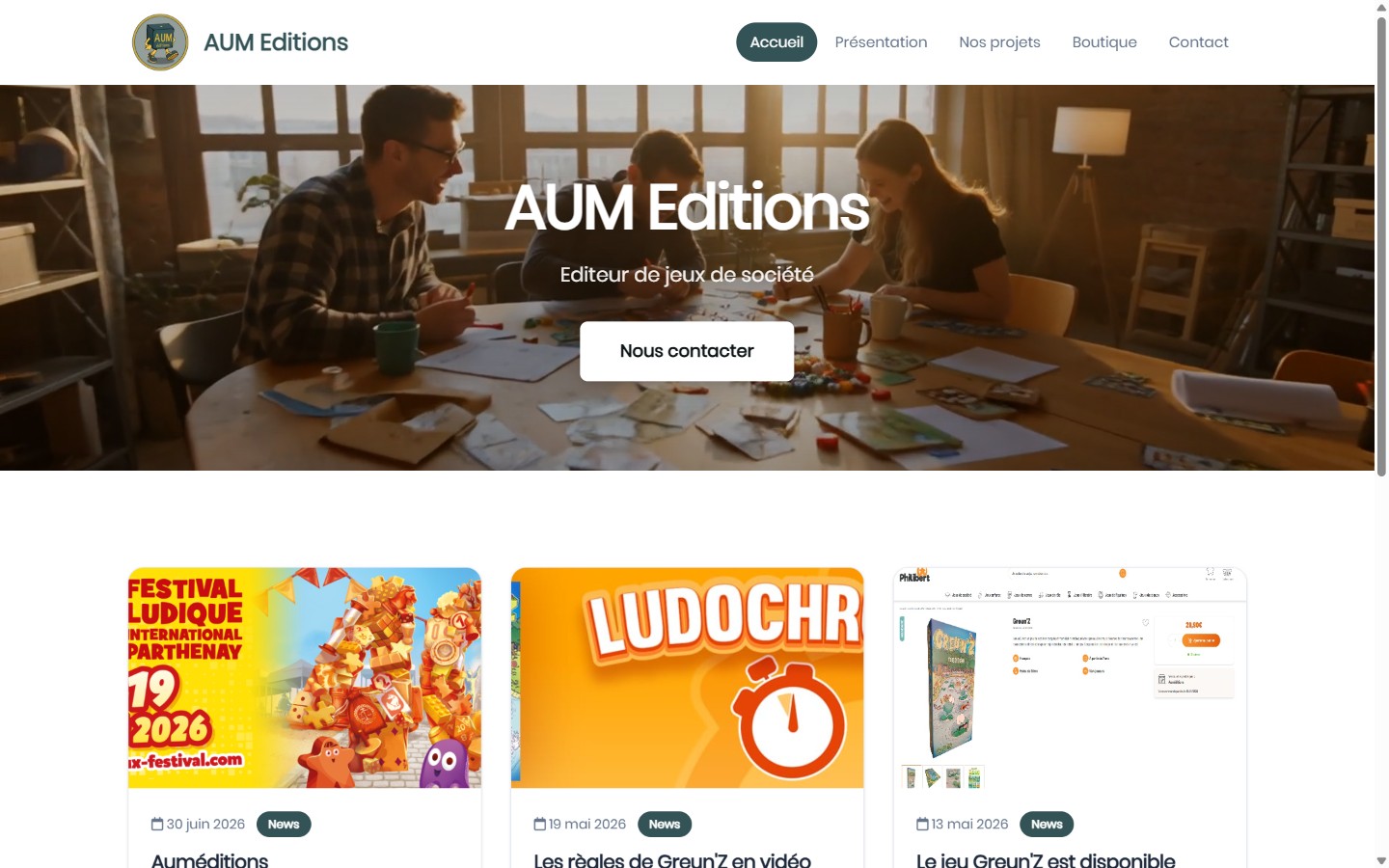 Le site d'AUM Editions, éditeur de jeux de société, créé avec izibrick — avec boutique en ligne