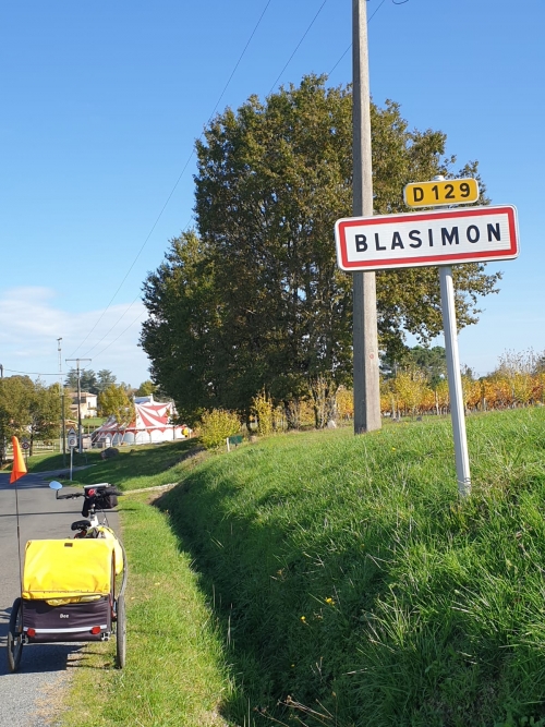 J 55 Blasimon, fin de la 53ème étape, après 35 km. Il est 12h30 et tout va pour le mieux!