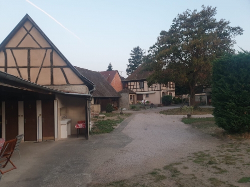 J23 Ferme du XVIIIème du camping au petit matin